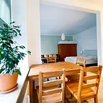 Schoene Ferienwohnung In Plagwitz Nahe Karl-Heine-Strasse -Netflix, Wlan, Waschmaschinet